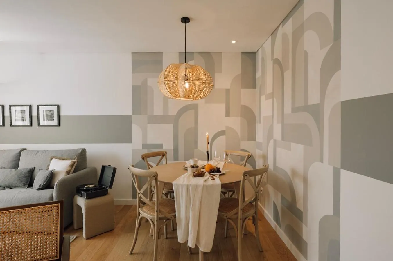 Trocchia - 1 Bedroom And Parking In Alvalade Lissabon